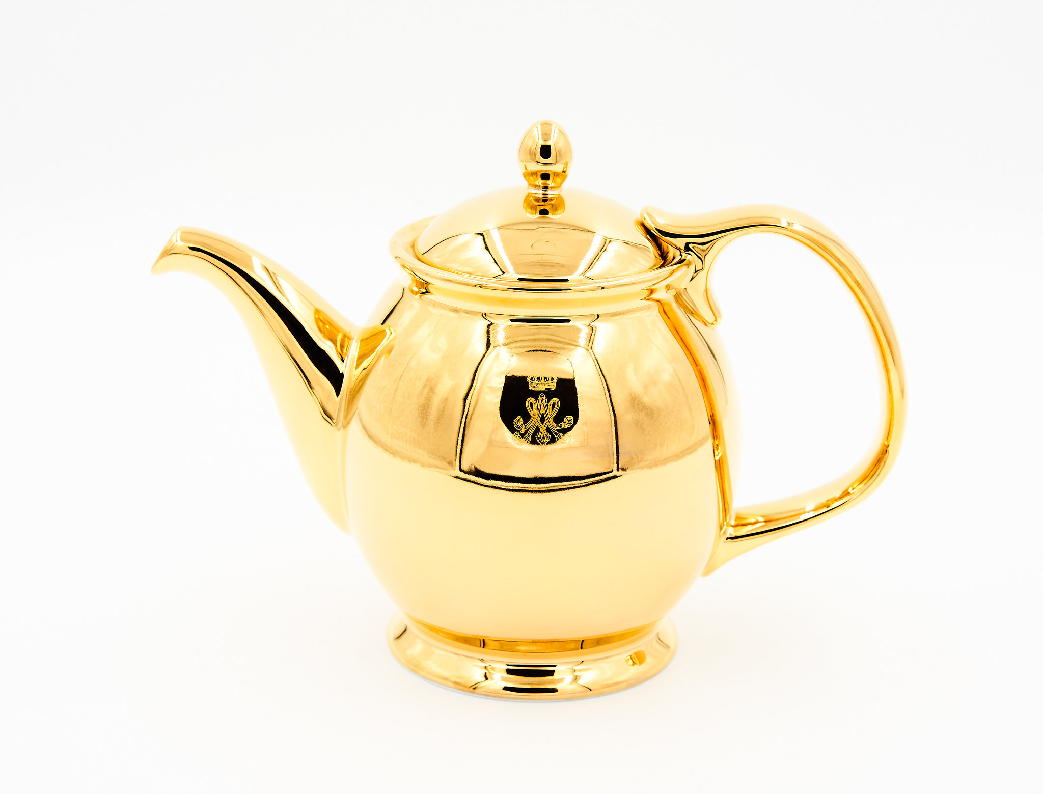 Prestige Nina's Golden set: Teapot + Cup and Saucer - Nina's  Marie-Antoinette