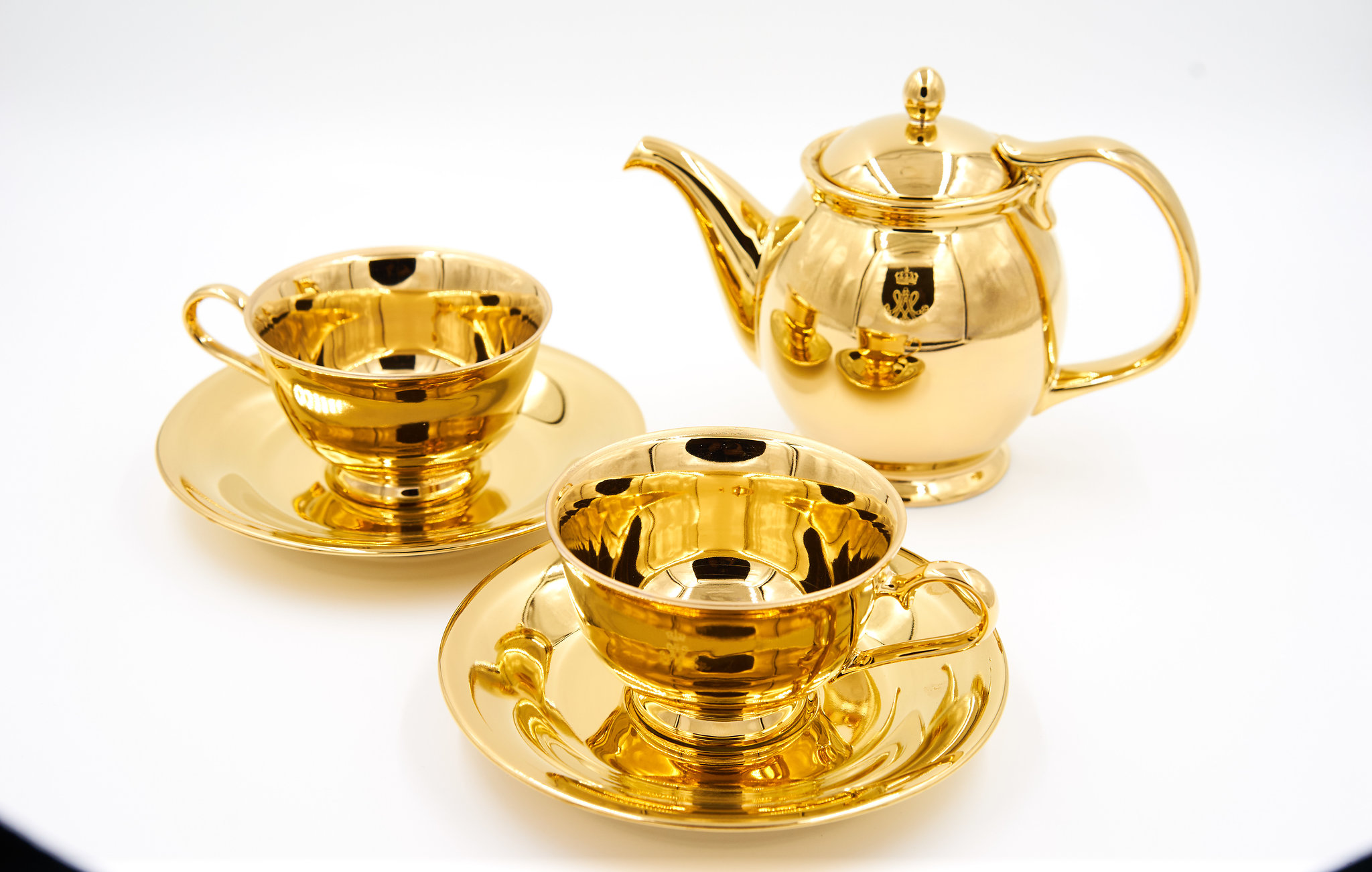 Prestige Nina's Golden set: Teapot + Cup and Saucer - Nina's  Marie-Antoinette